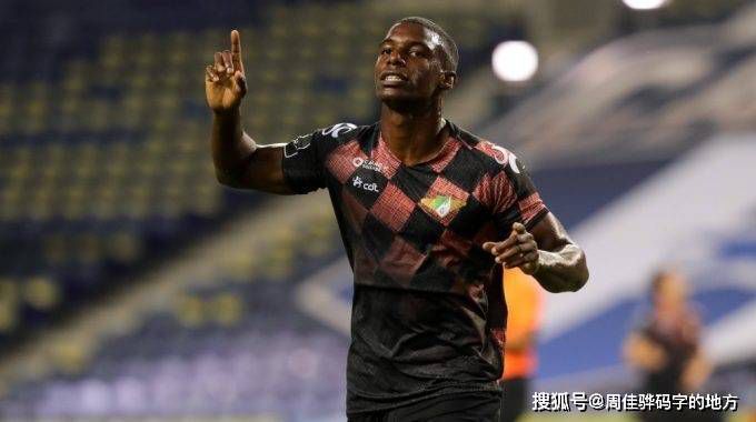 格伦·克洛斯、莎拉·保罗森、泰亚娜·泰勒、金·卡戴珊、妮... 法鲨归来！