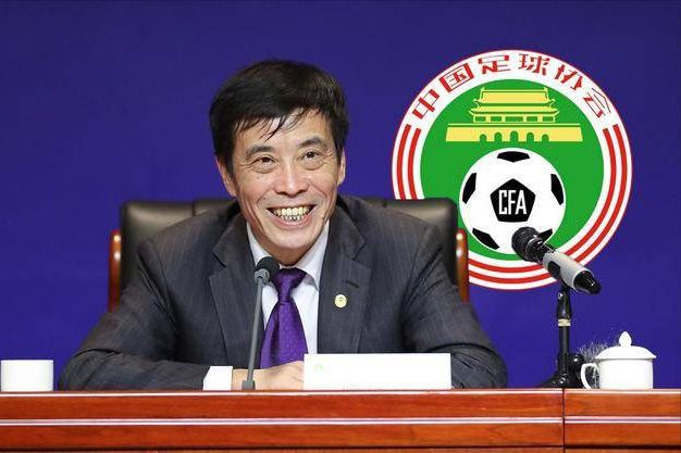 本月17日，裘德·洛和小他15岁的娇妻菲丽帕·柯恩逛街，被拍到女方小腹明显隆起的照片，证实裘德·洛造人成功。