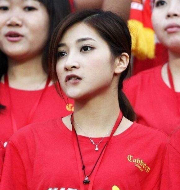 相当一部分观众由于见惯了大多数影视塑造出古代干净大体的人物形象而对《刀见笑》里的人物形象怀上了一种抵触 《索命暹罗》影院热映，林保怡高捷挑战恐怖片 2016-01-04 由林保怡、高捷等主演的泰国悬疑惊悚电影《索命暹罗之按摩师》即将在12月31日与广大影迷见面。